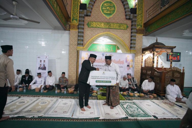 Tarawih Keliling di Bumijawa, Bupati Tegal Serap Aspirasi dan Dorong Percepatan Pembangunan