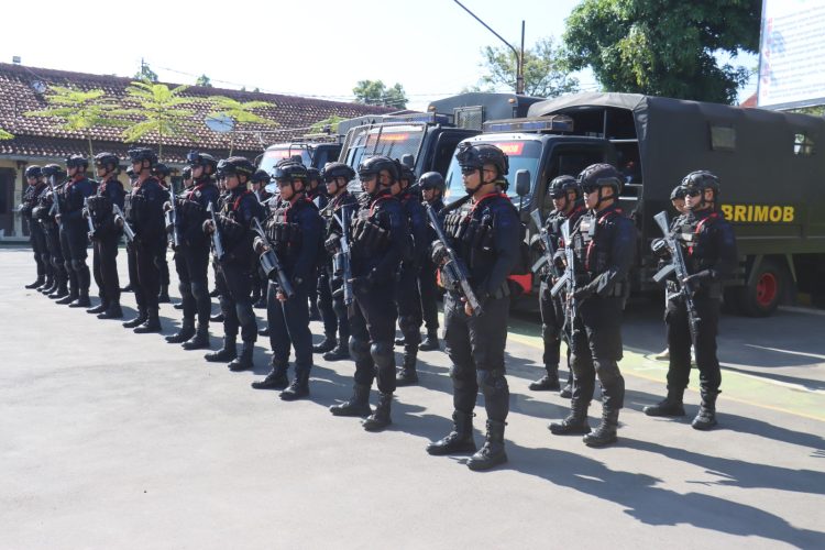 Personel Brimob Perkuat Pelayanan Operasi Ketupat Candi 2026 Di Wilayah Polres Tegal
