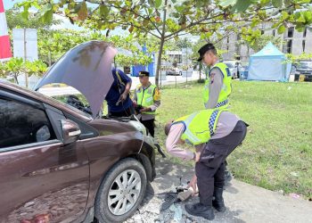 Polri Sigap Bantu Pemudik Alami Kendala Mesin di Rest Area 287 A Cacaban