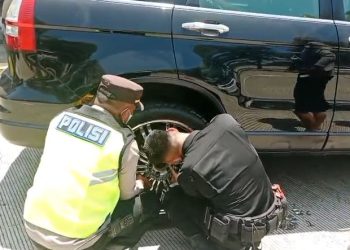 Pemudik Apresiasi Bantuan Polisi Saat Alami Ban Pecah di Tol