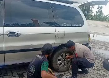 Polri Berikan Pelayanan Humanis dan Bantuan Pemudik di Rest Area 282 Lebeteng