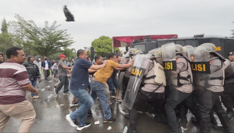 Polres Tegal Gelar Gladi Bersih Sispamkota Di Depan Pemda Kabupaten Tegal