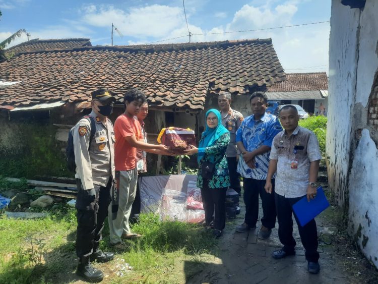 Polisi Sigap Bantu Warga, Dapur Rumah di Lebaksiu yang Terancam Roboh Mendapat Pendampingan