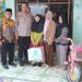 Kapolres Tegal Serahkan Bantuan Sosial untuk Kakak Beradik Pejuang Sekolah di Kabupaten Tegal