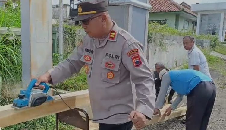 Polsek Jatinegara Bangun Pos Pangkalan Ojeg Demi Kenyamanan dan Keselamatan Masyarakat