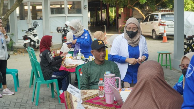 Bakti Kesehatan Dalam Rangkaian Hari Bhayangkara Ke-80, Polres Hadirkan Layanan Cek Kesehatan Gratis Di CFD Slawi